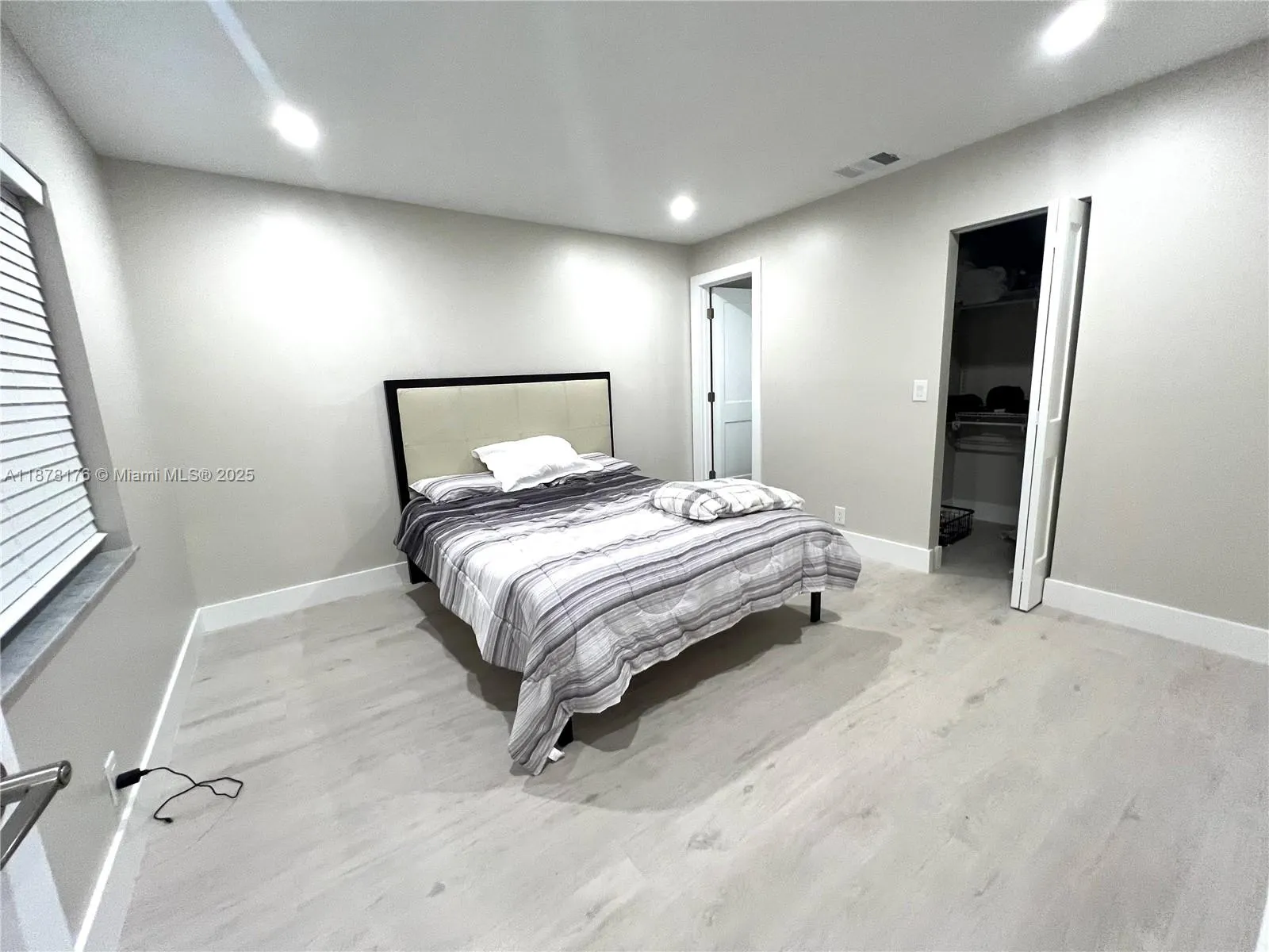 318 SW 76th Ter