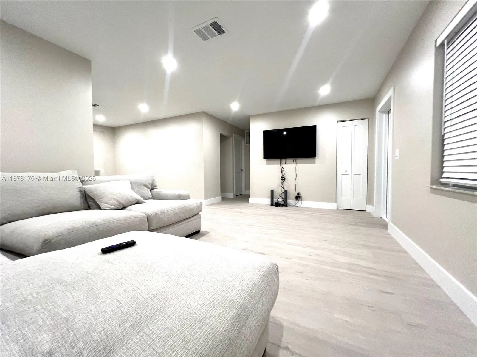 318 SW 76th Ter