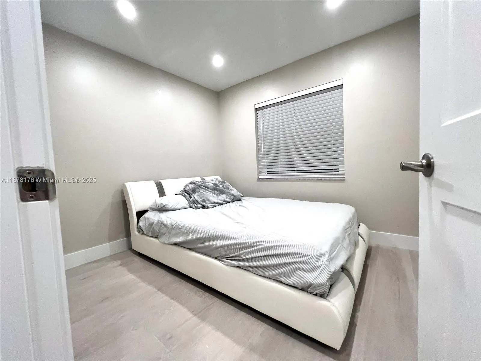 318 SW 76th Ter