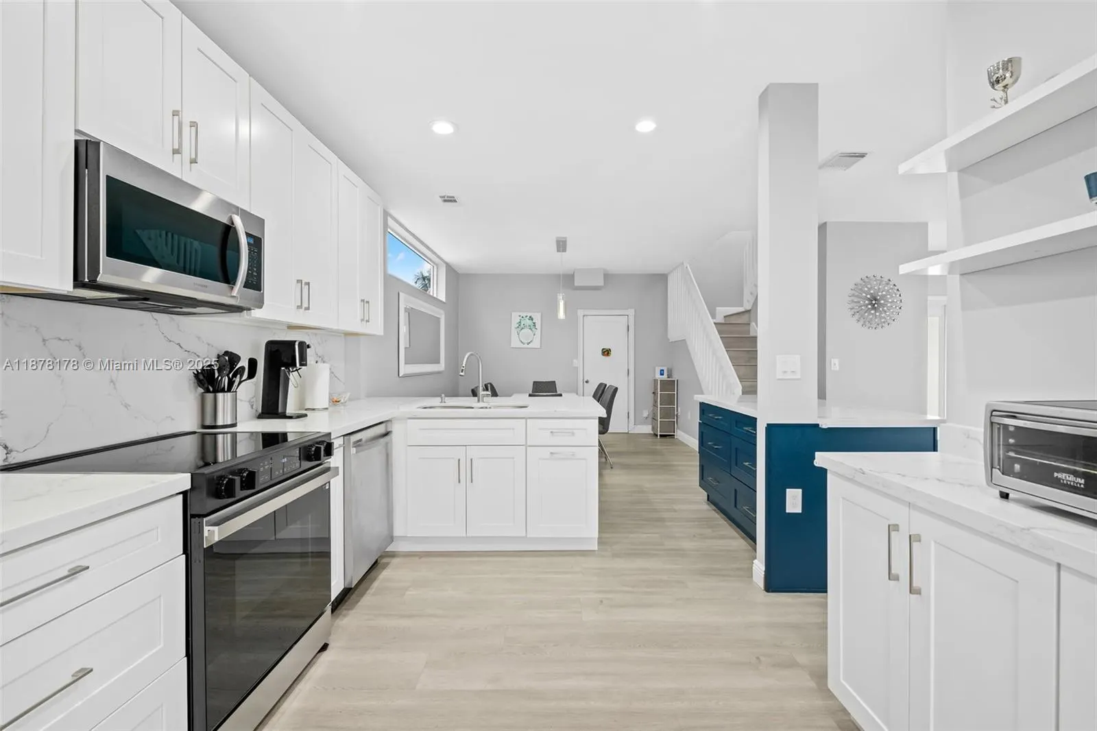 3110 N 37th Ave