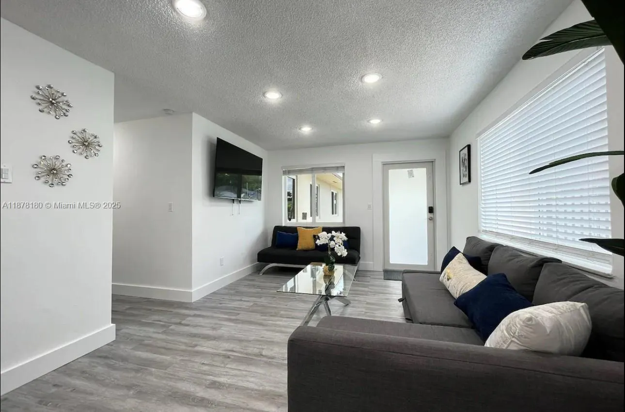 11106 SW 4th St, #11106