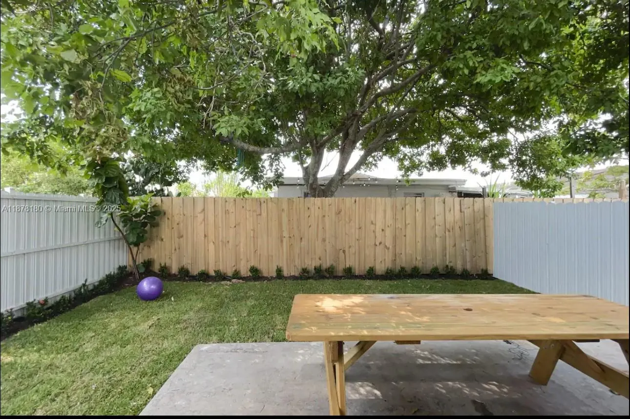 11106 SW 4th St, #11106