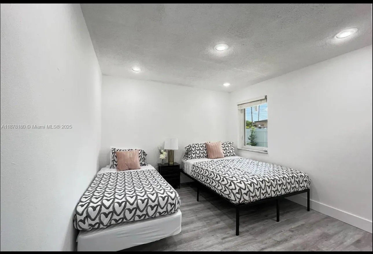 11106 SW 4th St, #11106