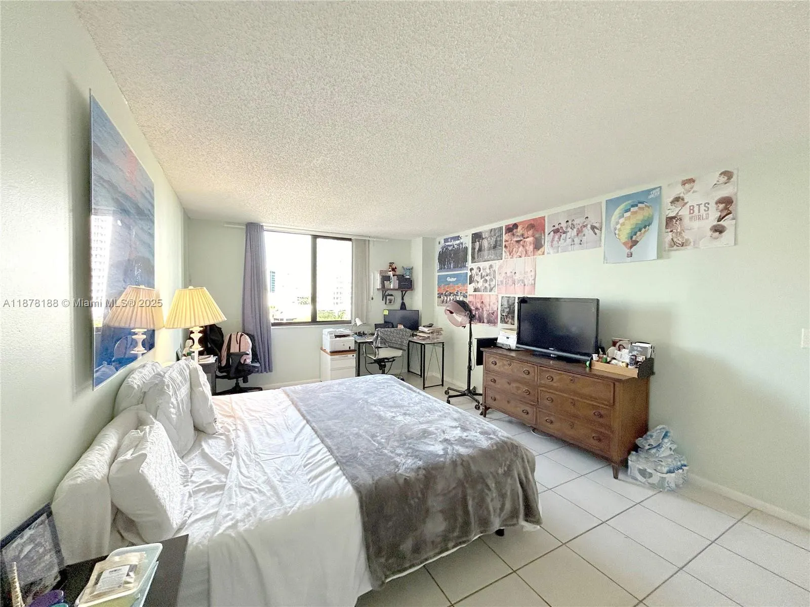540 Brickell Key Dr, #811