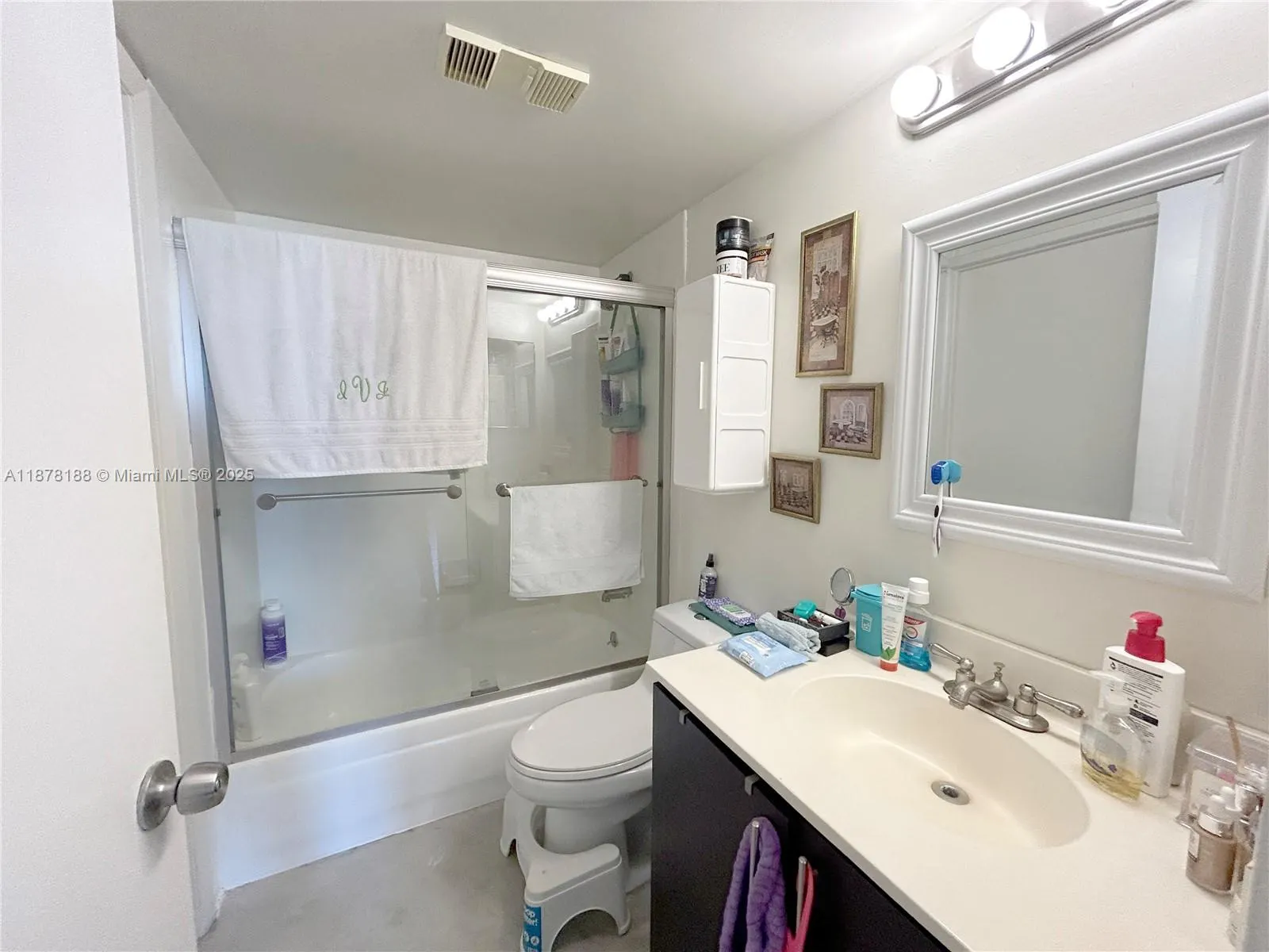 540 Brickell Key Dr, #811