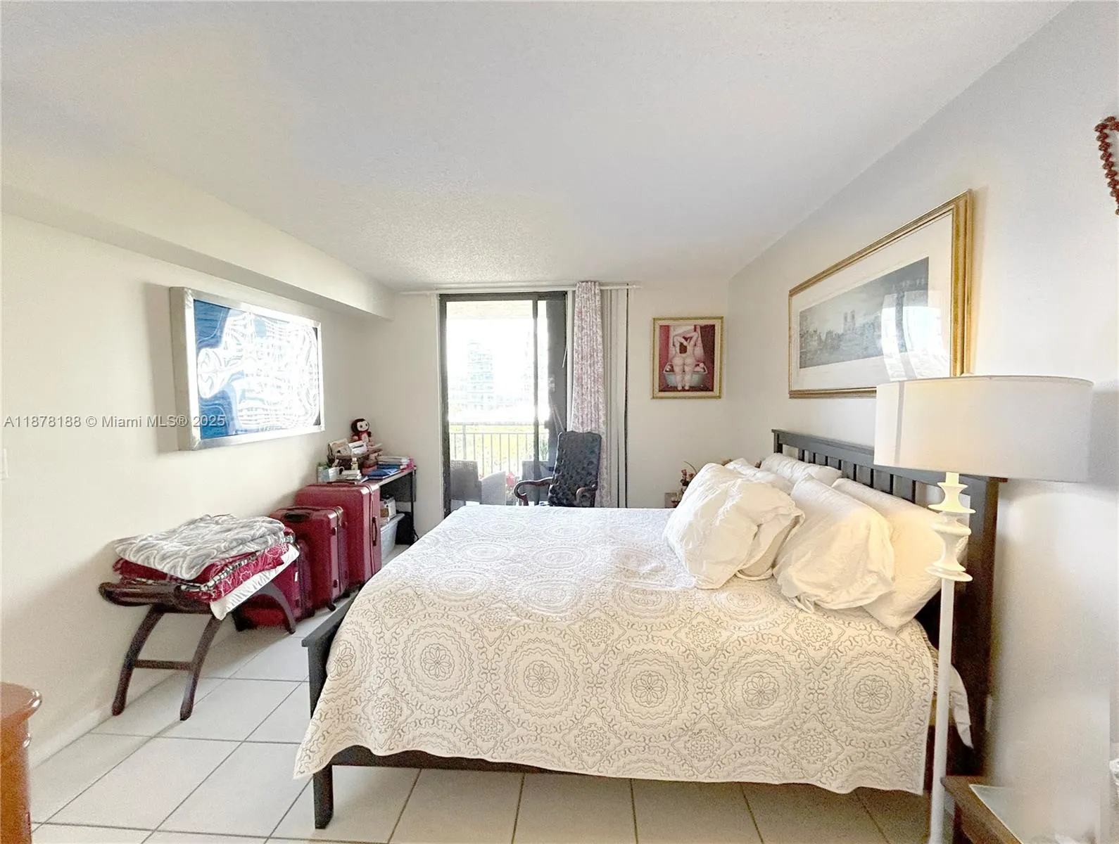 540 Brickell Key Dr, #811