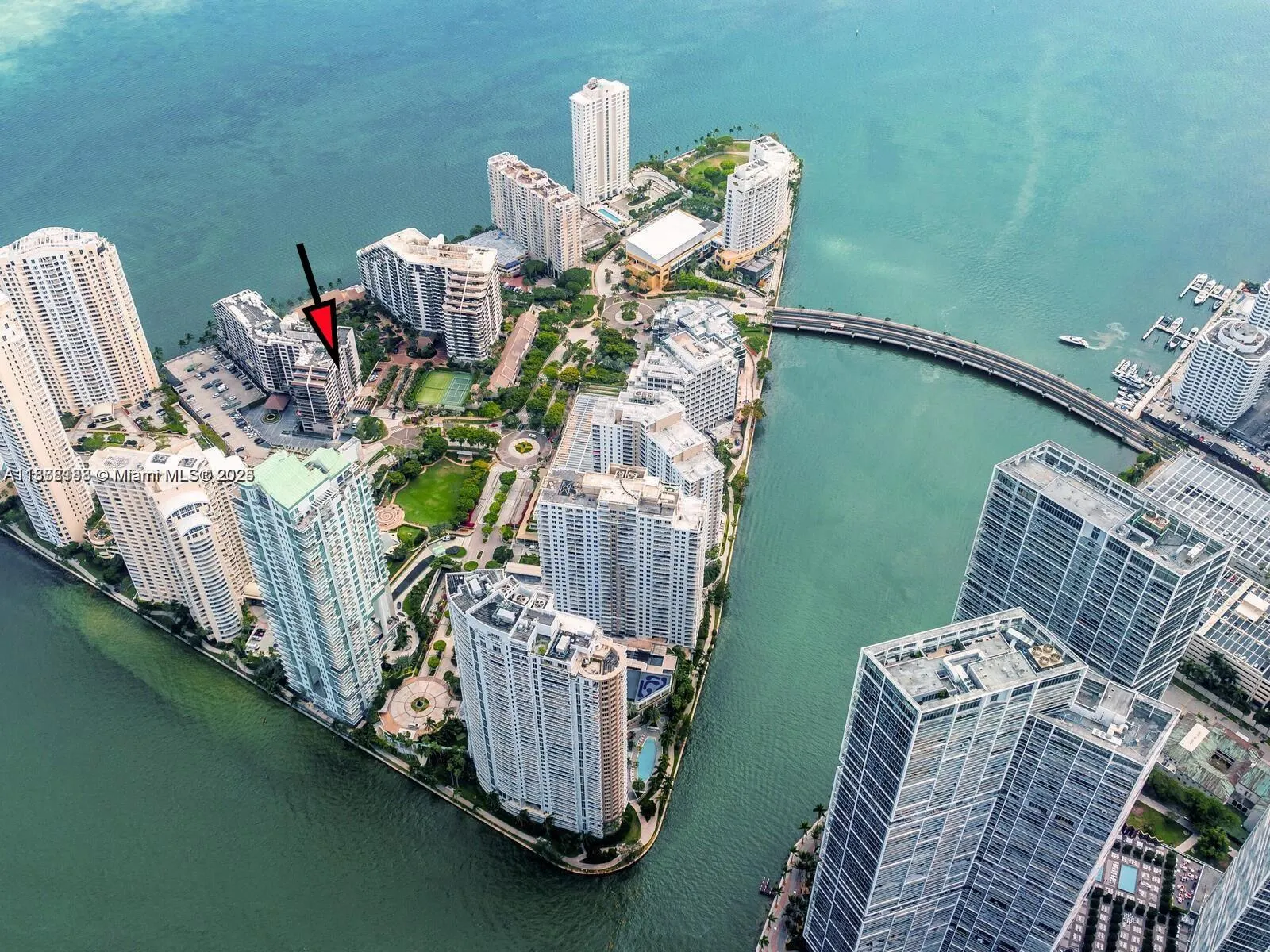 540 Brickell Key Dr, #811