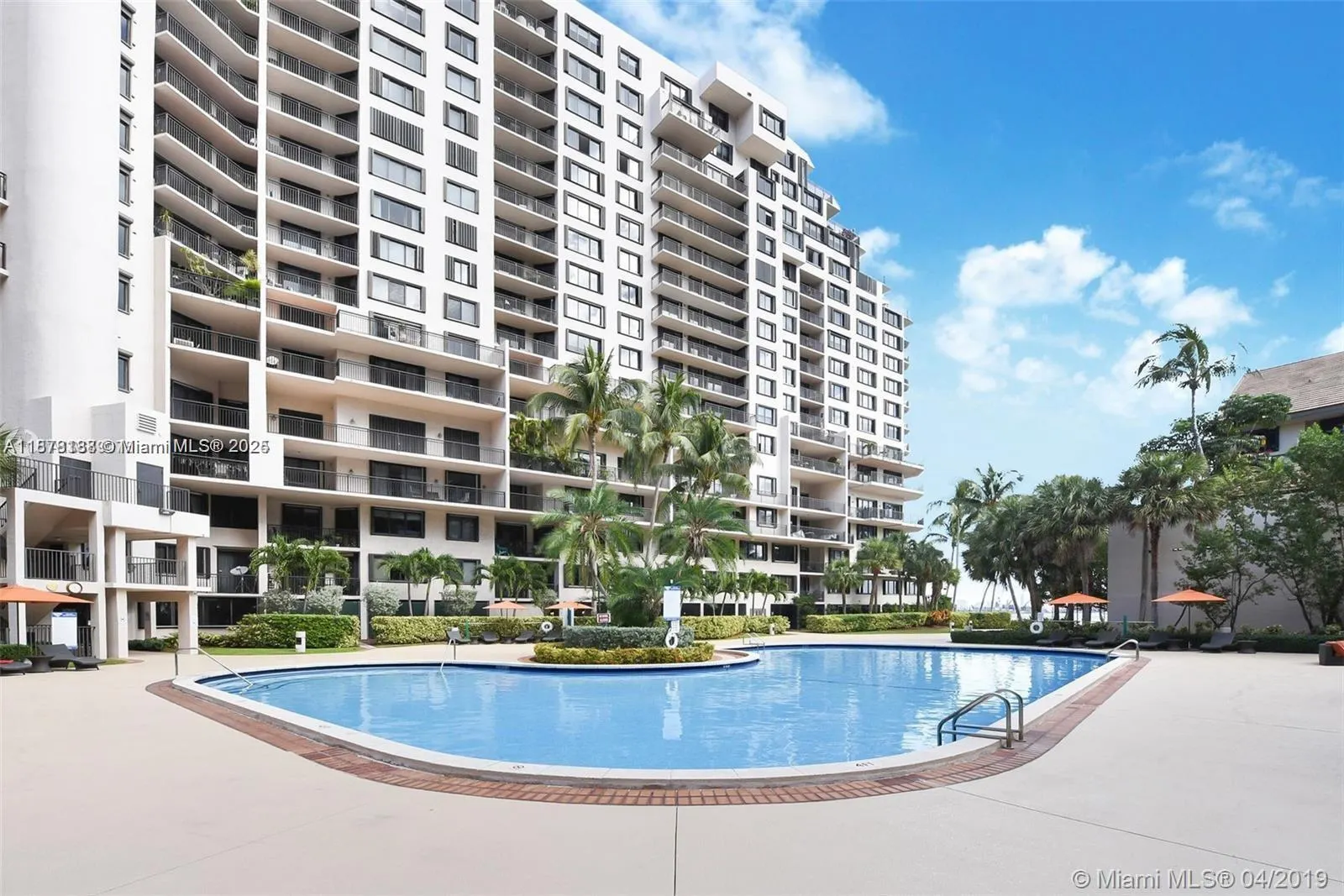 540 Brickell Key Dr, #811
