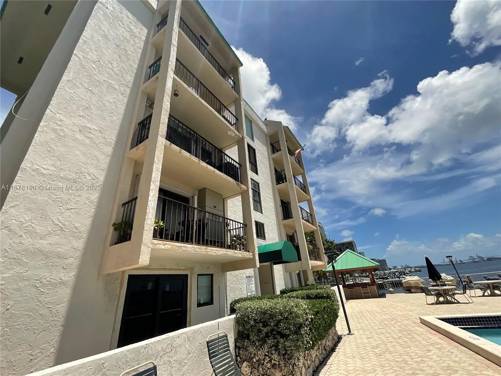 2201 Brickell Ave, #25