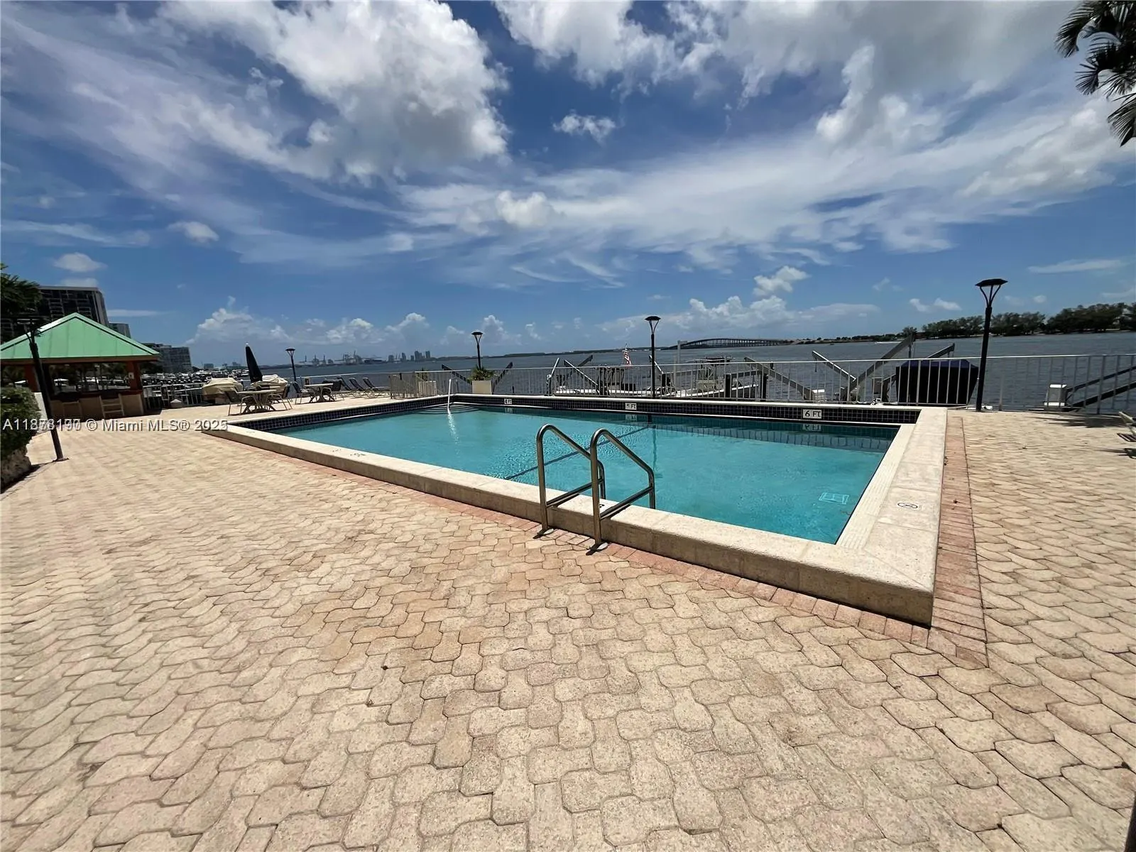 2201 Brickell Ave, #25