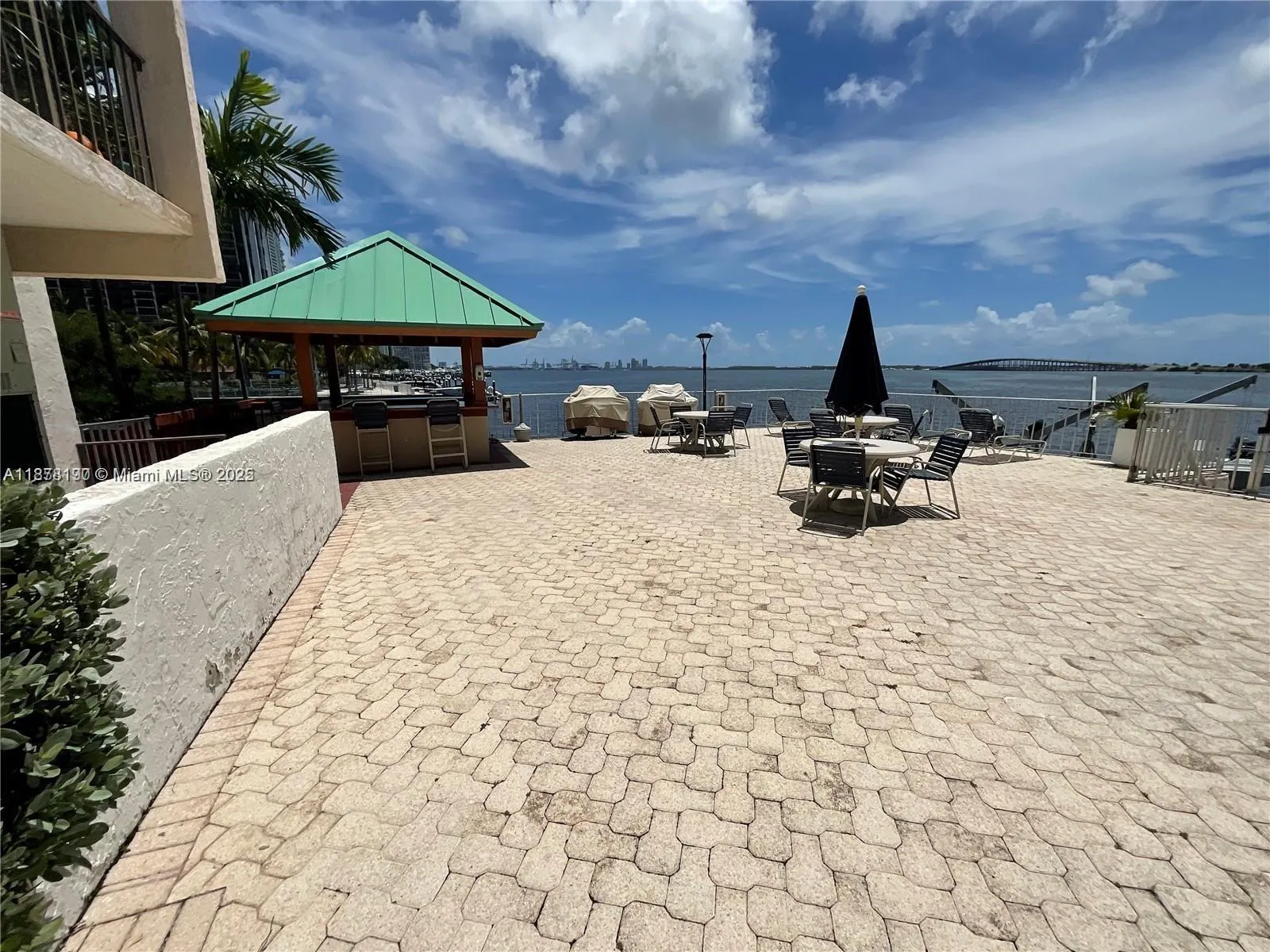 2201 Brickell Ave, #25