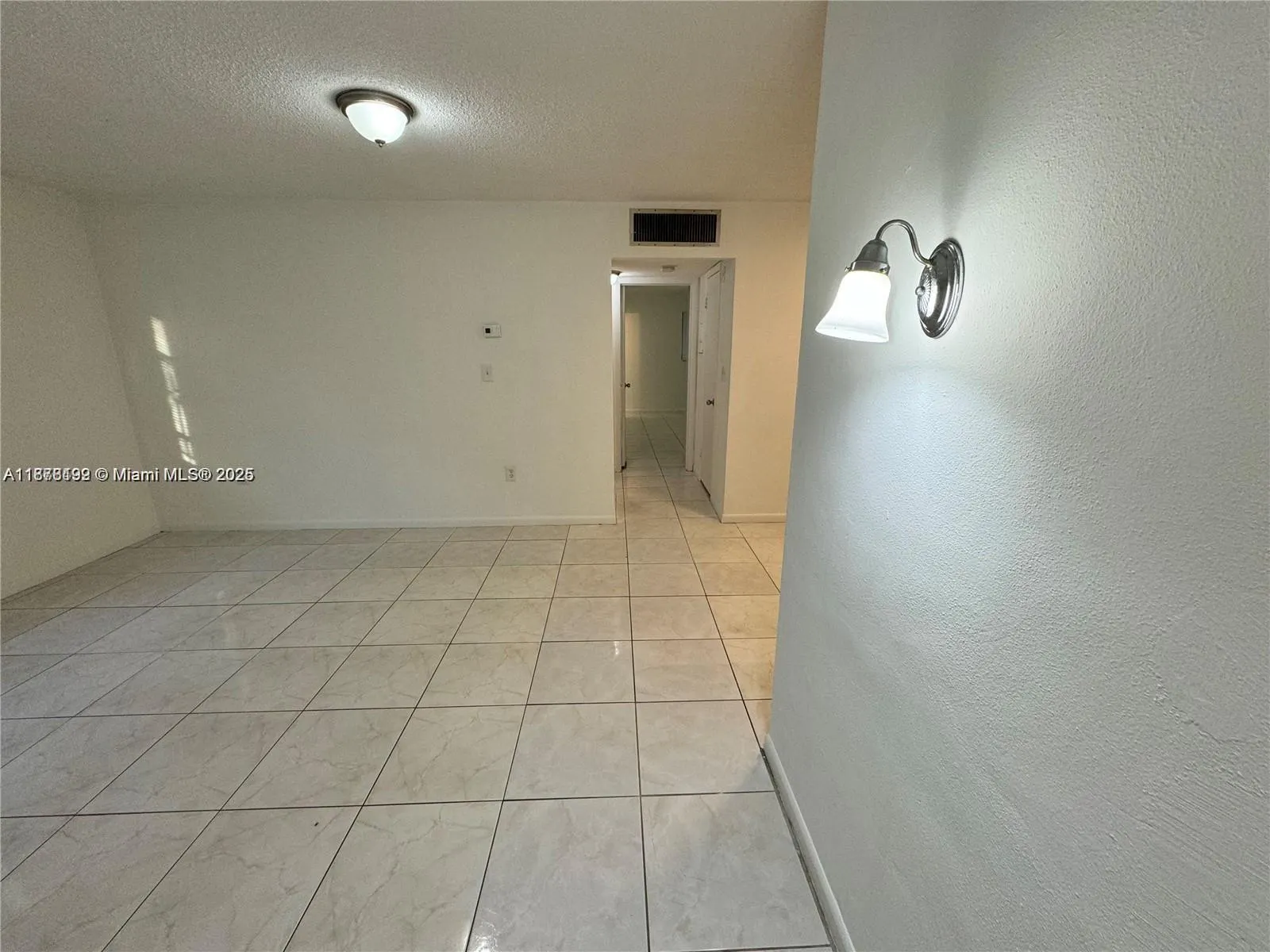 2005 Jefferson St, #205