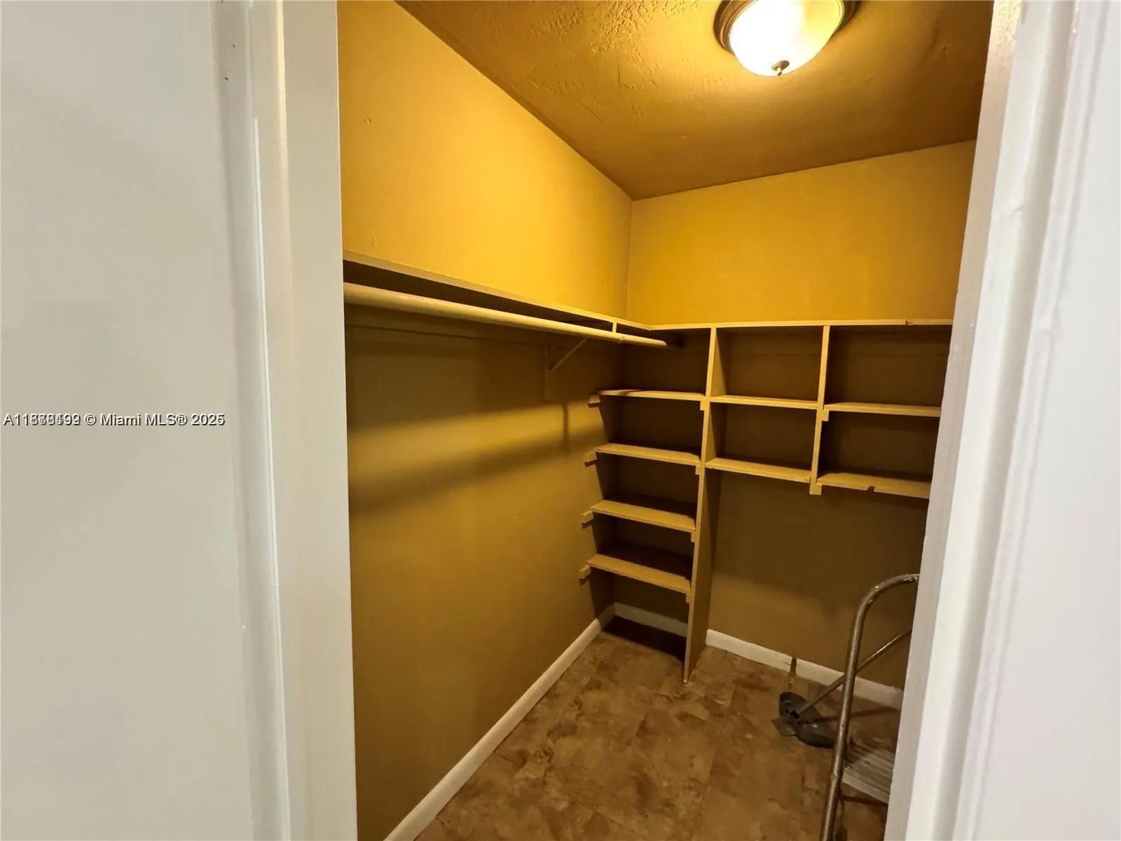 2005 Jefferson St, #205