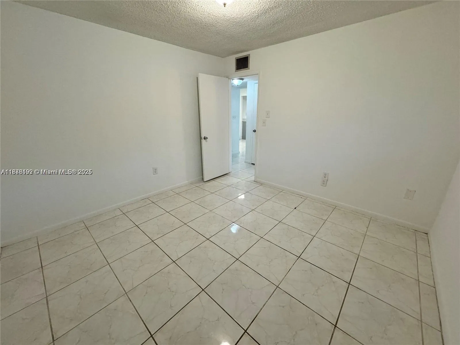 2005 Jefferson St, #205