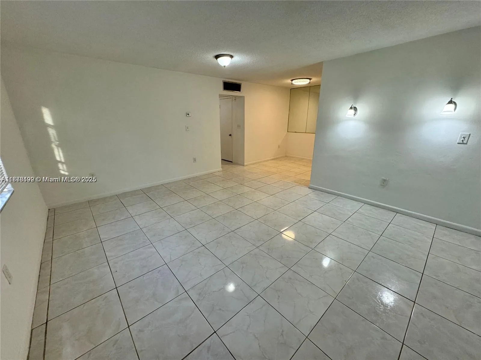 2005 Jefferson St, #205