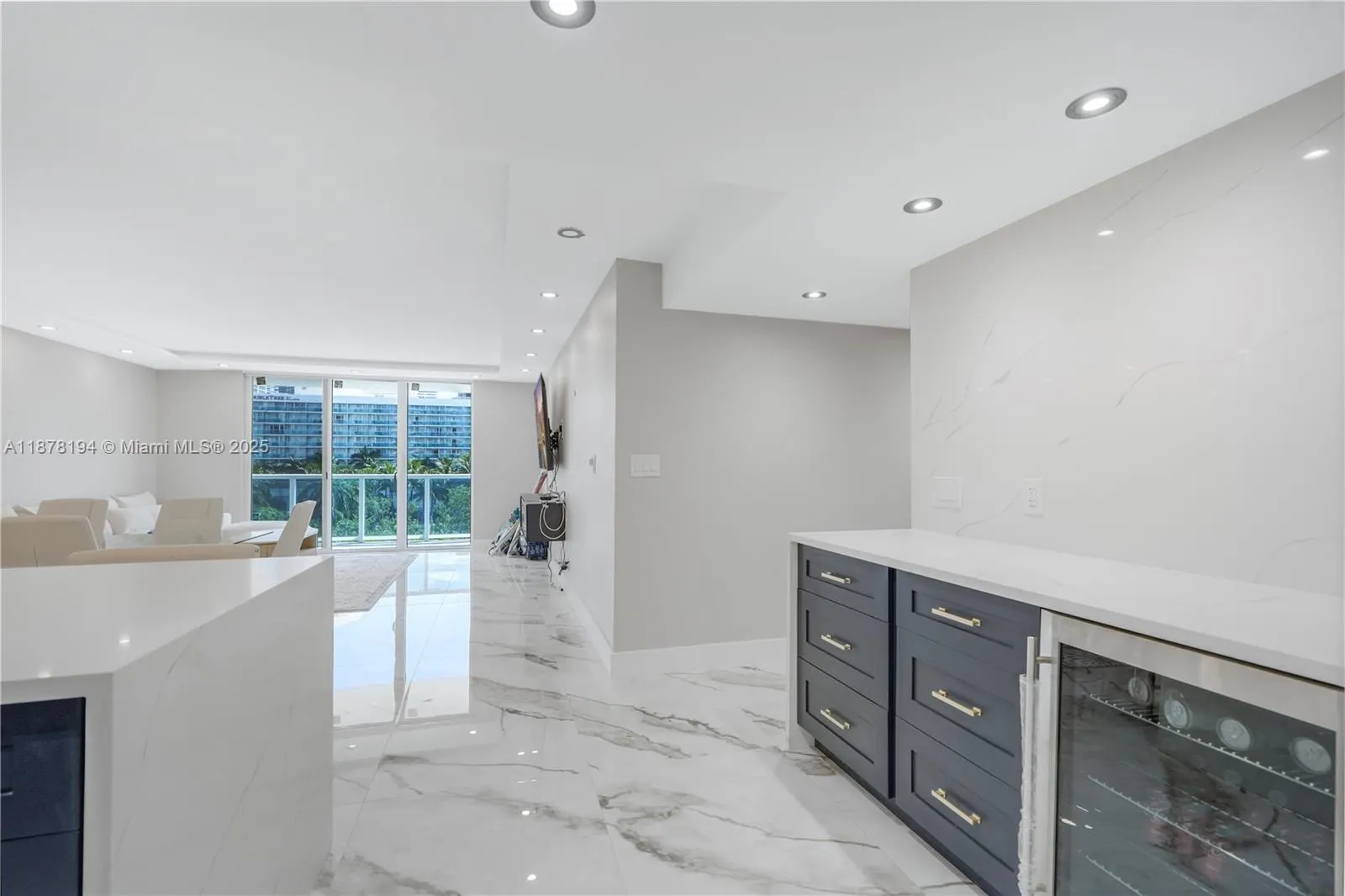 3800 S Ocean Dr, #407