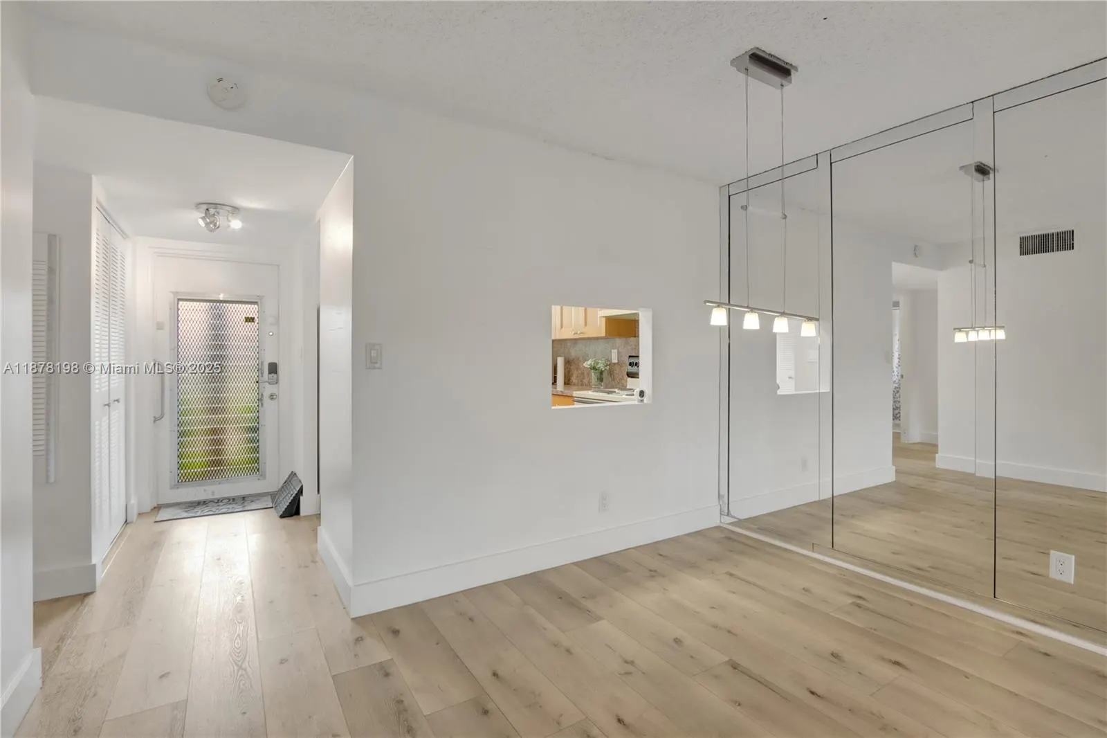 9041 Sunrise Lakes Blvd, #106