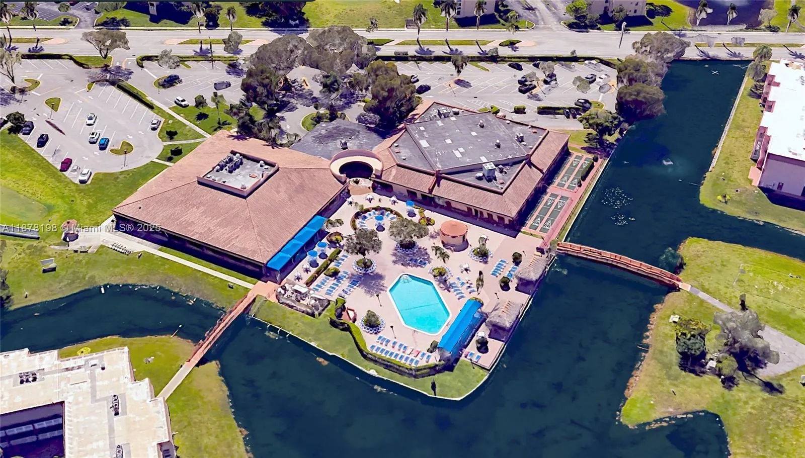 9041 Sunrise Lakes Blvd, #106