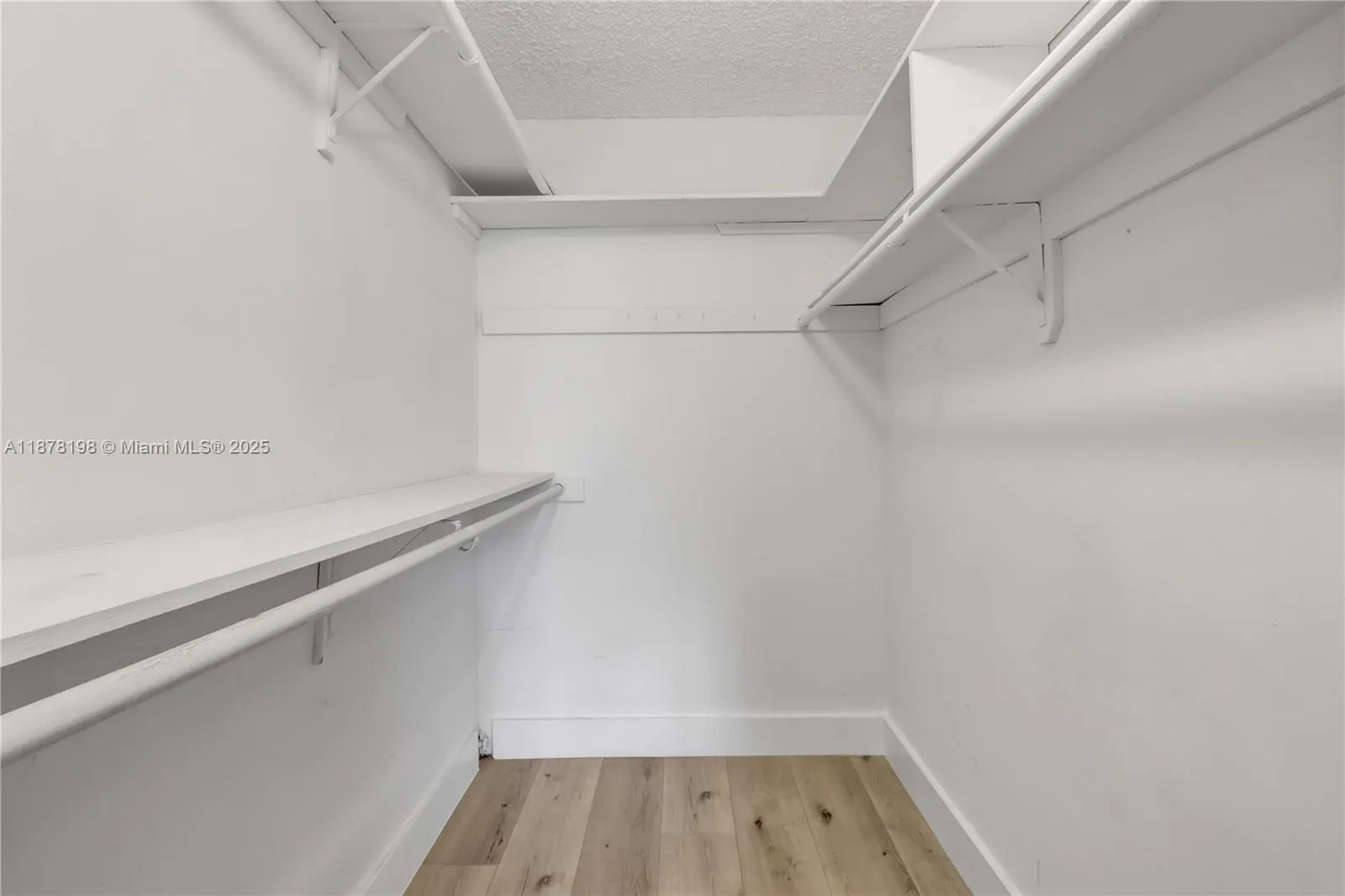 9041 Sunrise Lakes Blvd, #106