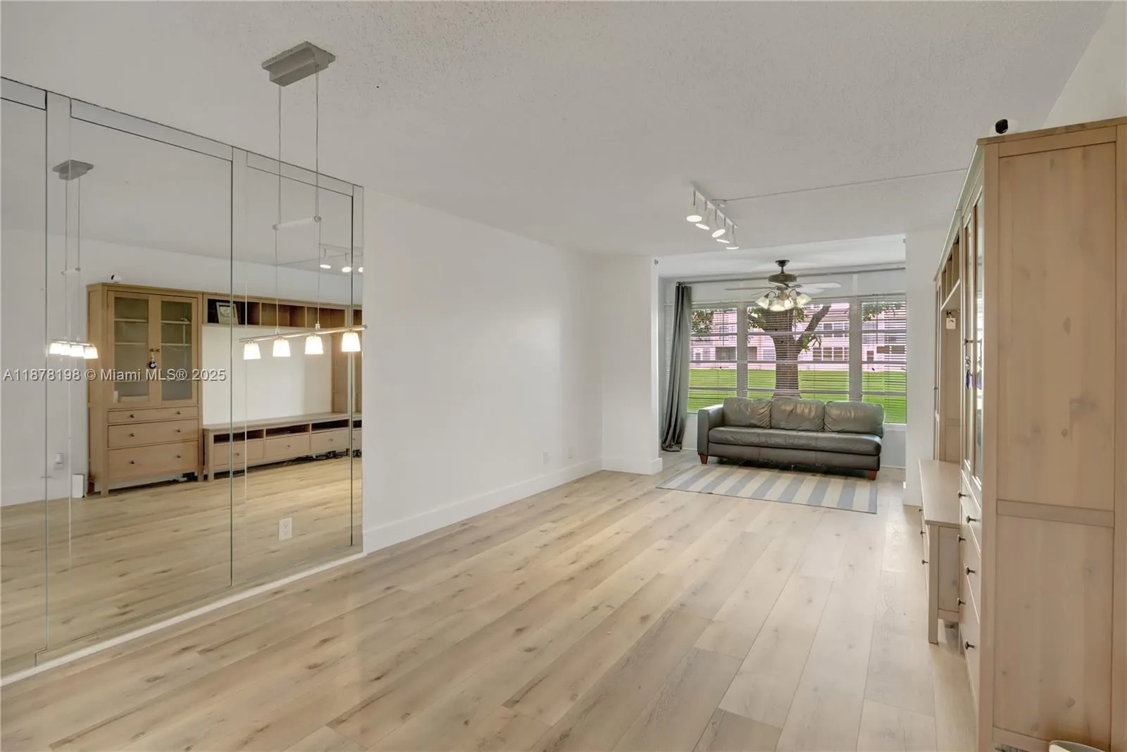 9041 Sunrise Lakes Blvd, #106