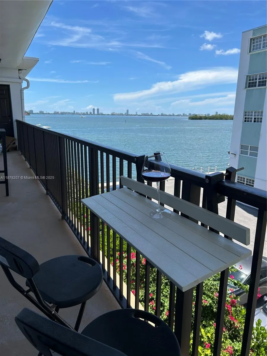 7845 NE Bayshore Ct, #20