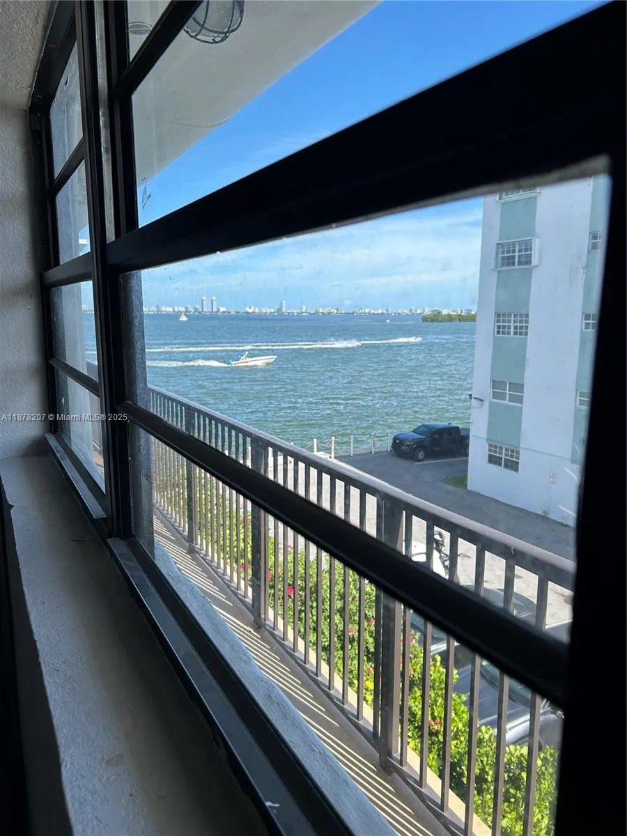 7845 NE Bayshore Ct, #20