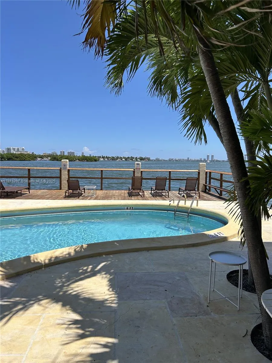 7845 NE Bayshore Ct, #20