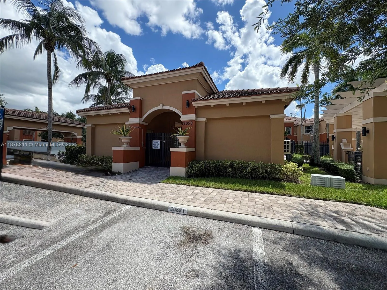 2621 SW 121st Ter, #711