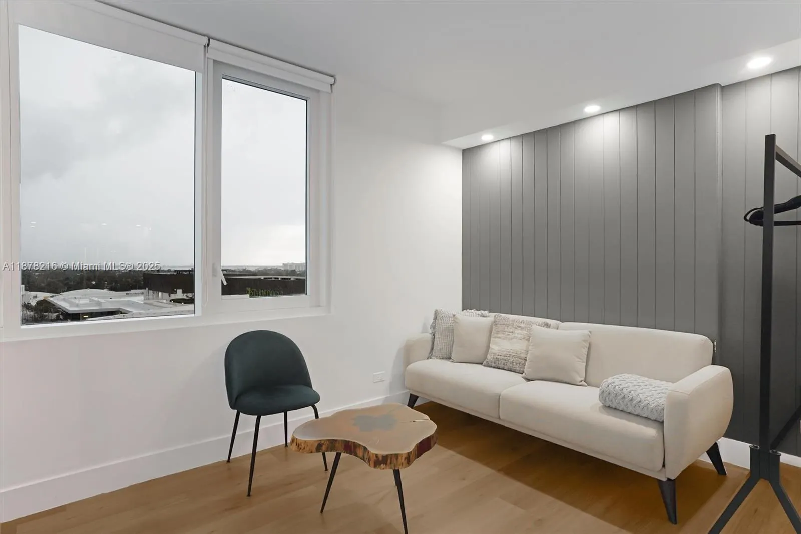 2301 Collins Ave, #1135