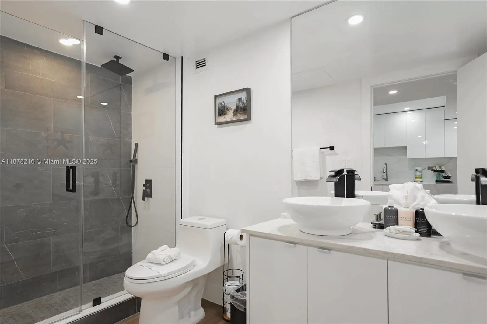 2301 Collins Ave, #1135