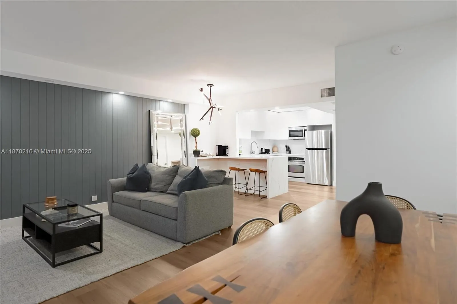 2301 Collins Ave, #1135