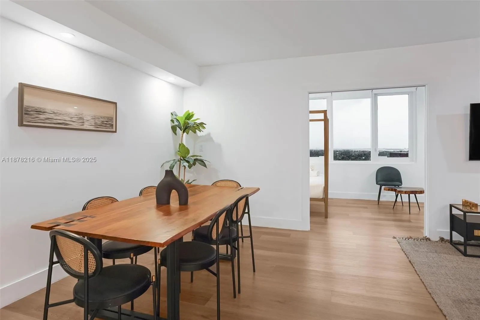 2301 Collins Ave, #1135