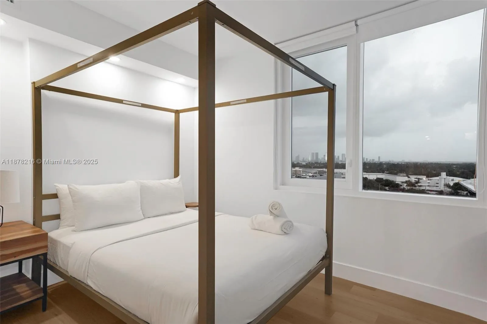 2301 Collins Ave, #1135