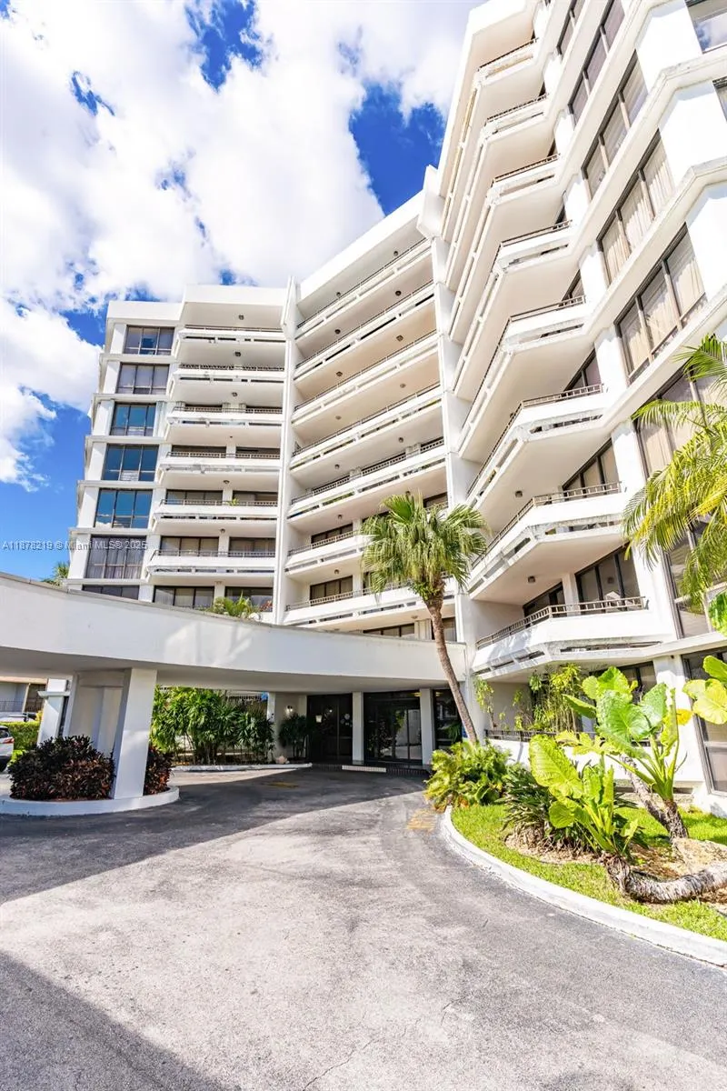13951 Kendale Lakes Cir, #307A