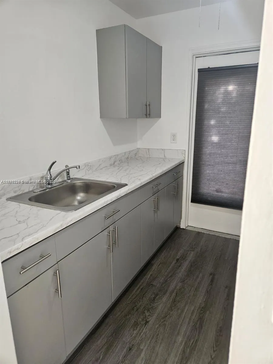 1830 Cleveland St, #3