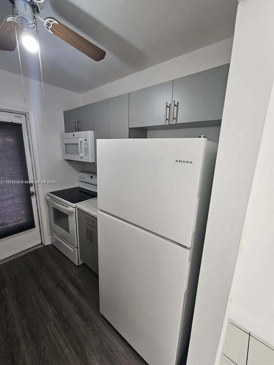 1830 Cleveland St, #3