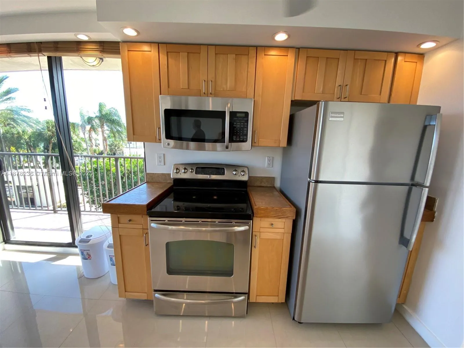 801 N VENETIAN DRIVE, #202