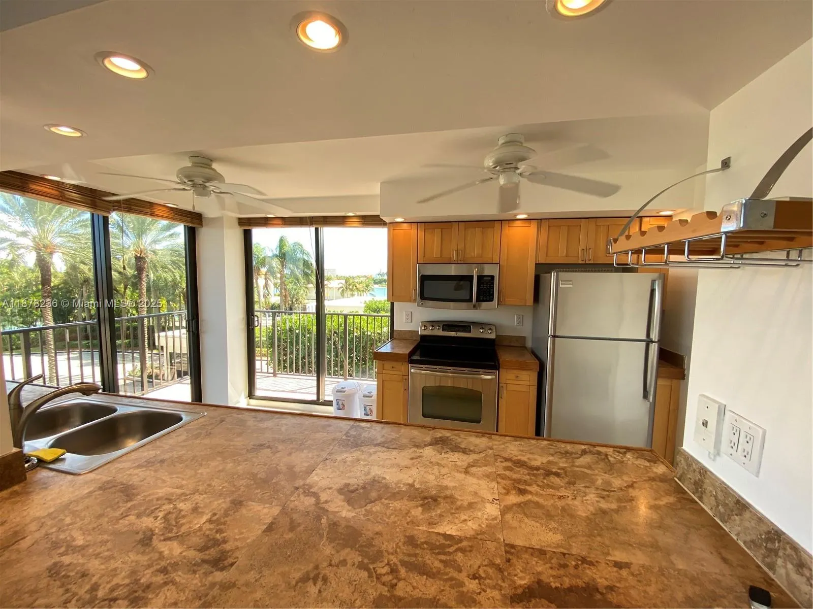 801 N VENETIAN DRIVE, #202