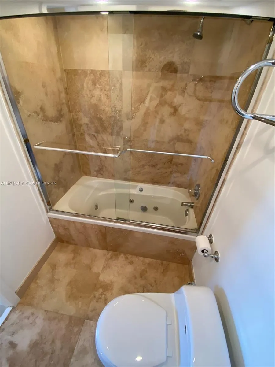 801 N VENETIAN DRIVE, #202