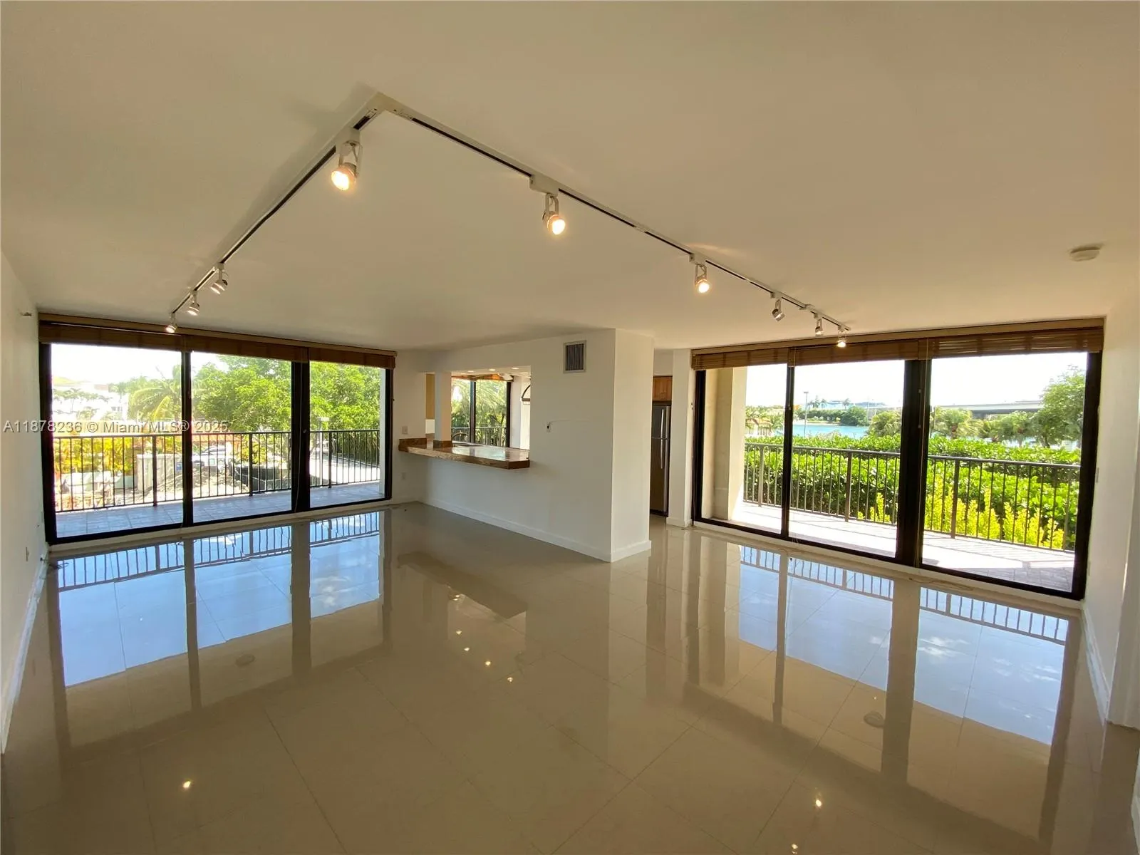 801 N VENETIAN DRIVE, #202