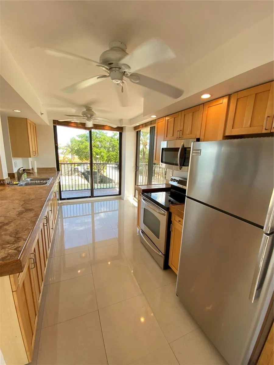 801 N VENETIAN DRIVE, #202