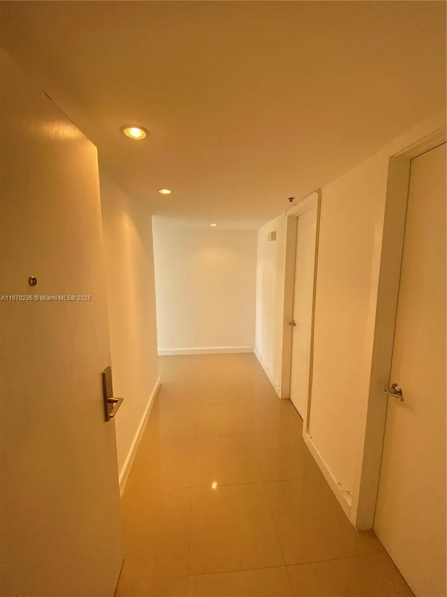 801 N VENETIAN DRIVE, #202