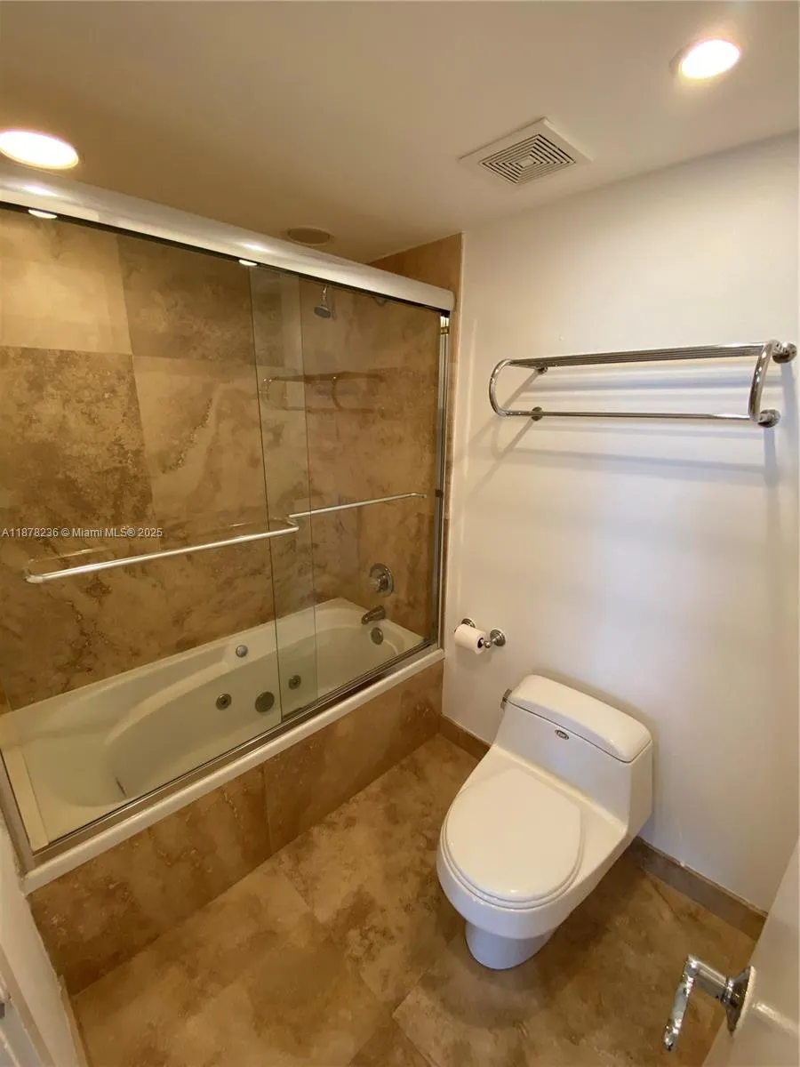801 N VENETIAN DRIVE, #202