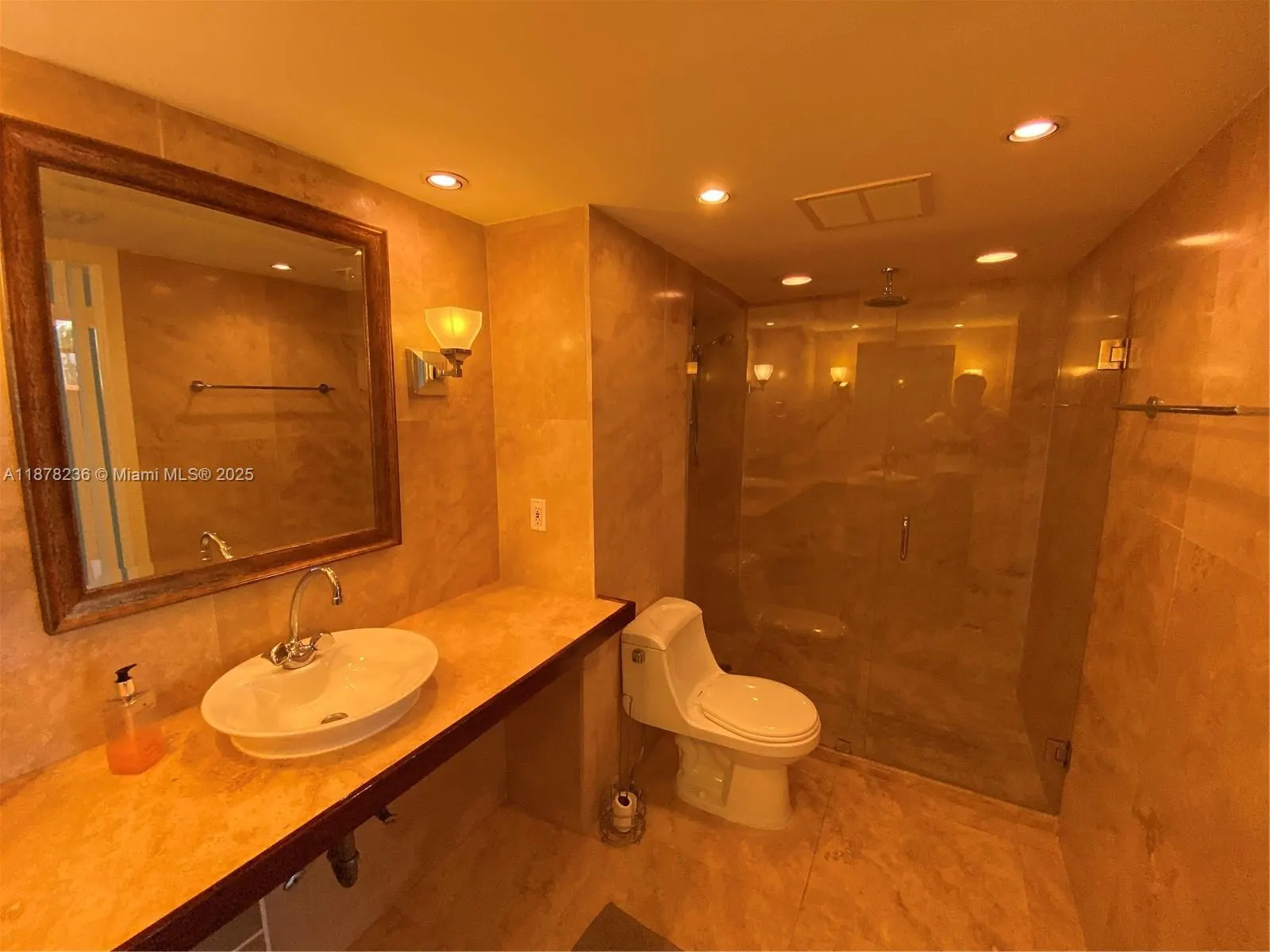 801 N VENETIAN DRIVE, #202