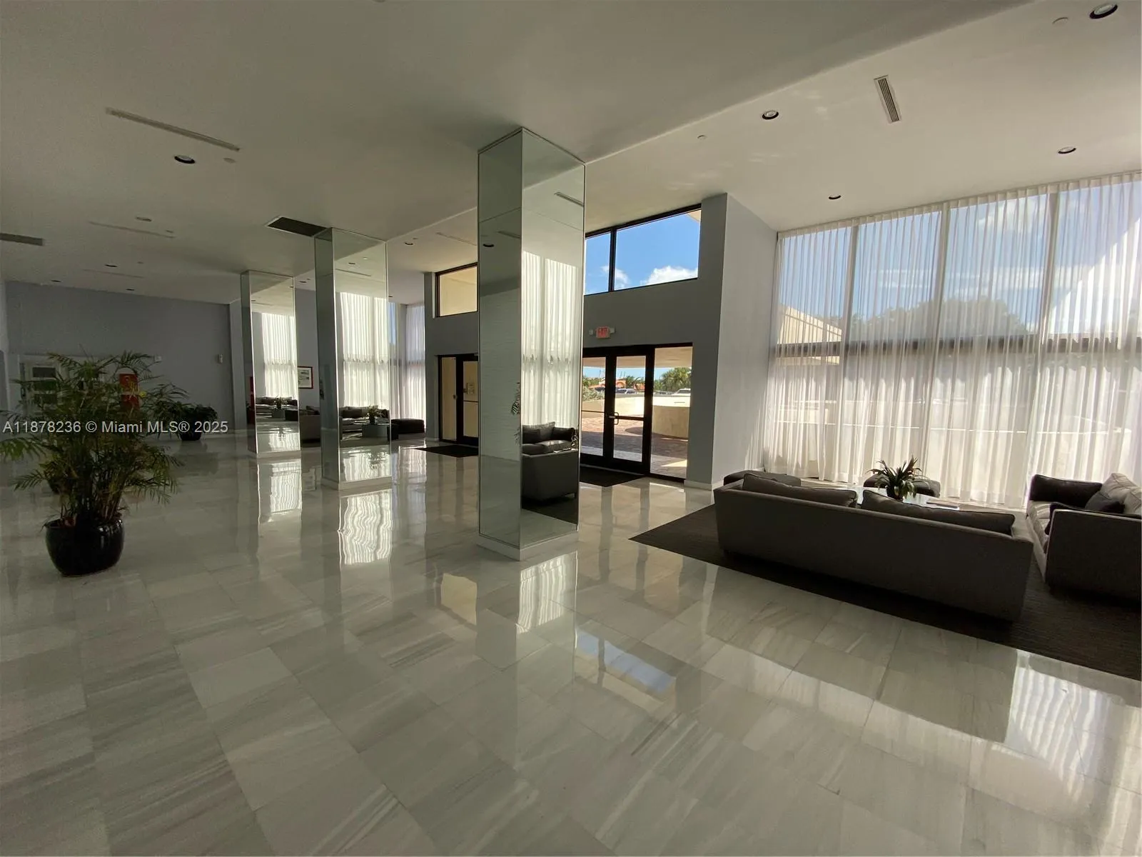 801 N VENETIAN DRIVE, #202
