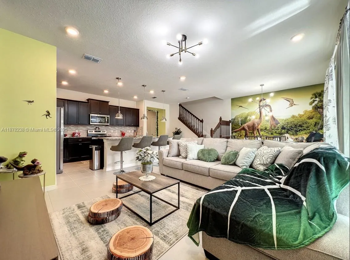 3878 Lana Ave