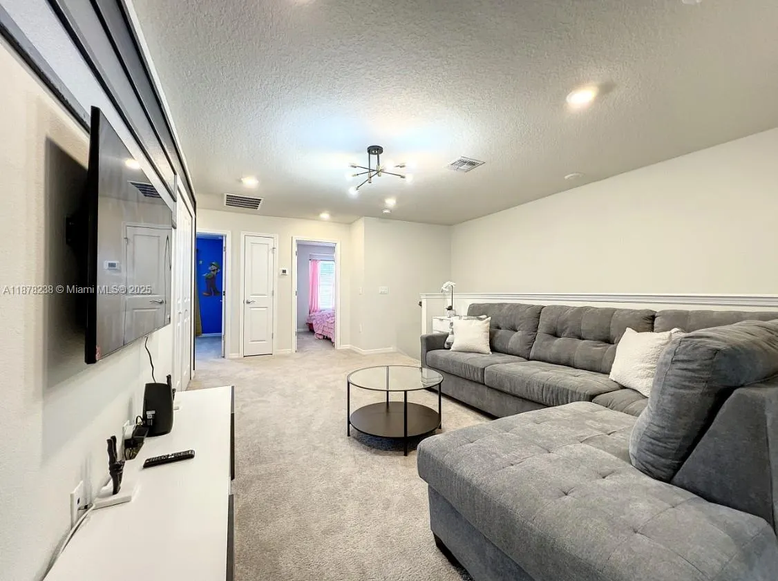 3878 Lana Ave