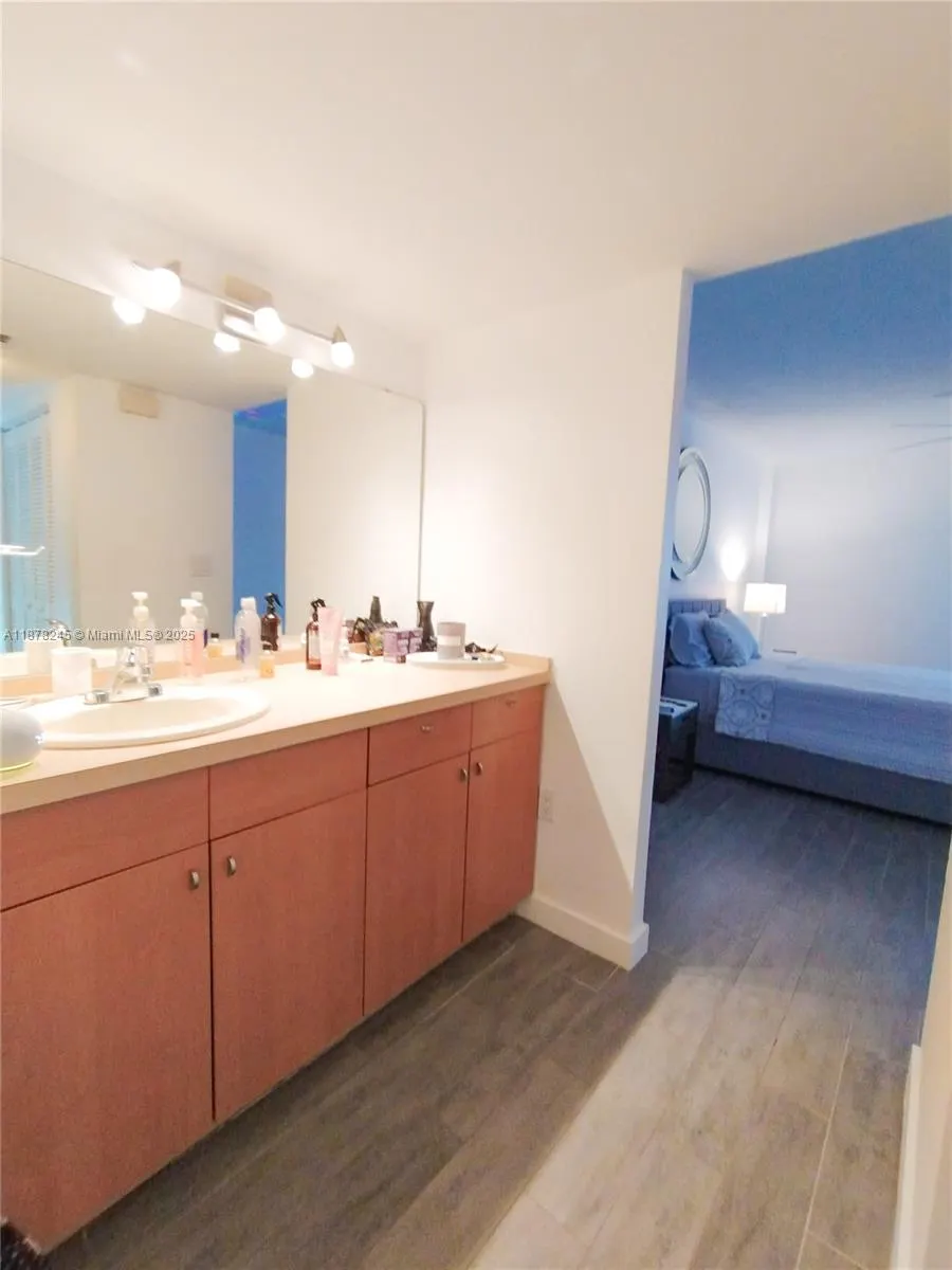 3625 N Country Club Dr, #1004