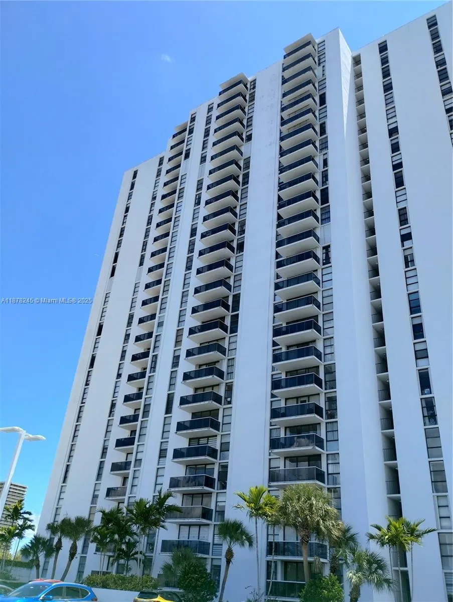 3625 N Country Club Dr, #1004