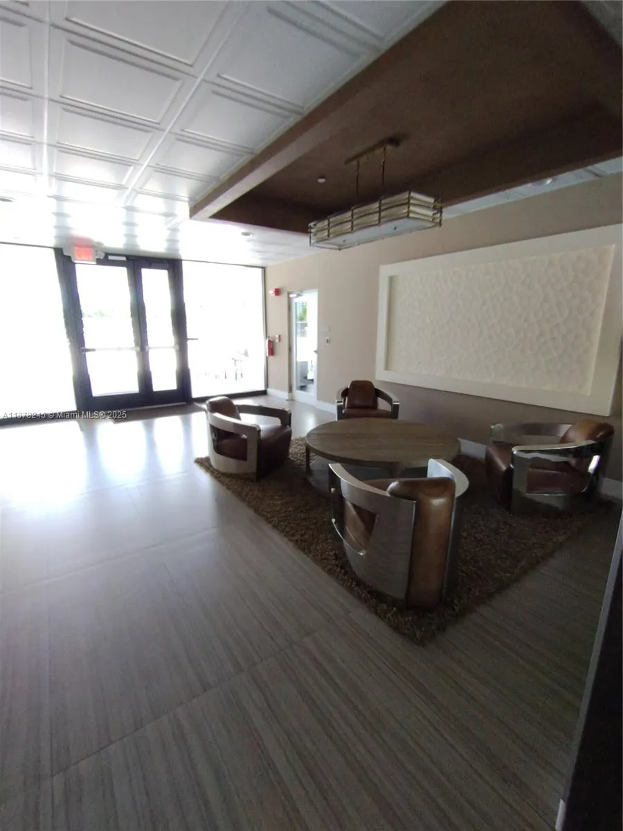 3625 N Country Club Dr, #1004